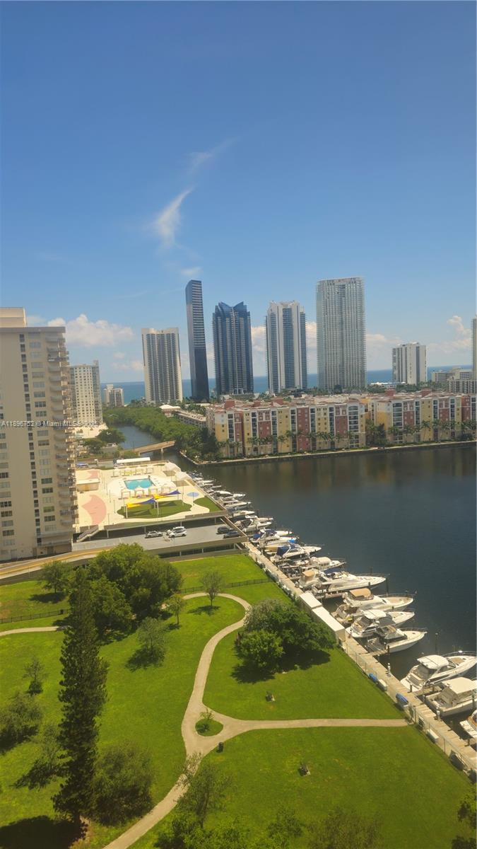 WINSTON TOWERS 700 CONDO - Residential Lease