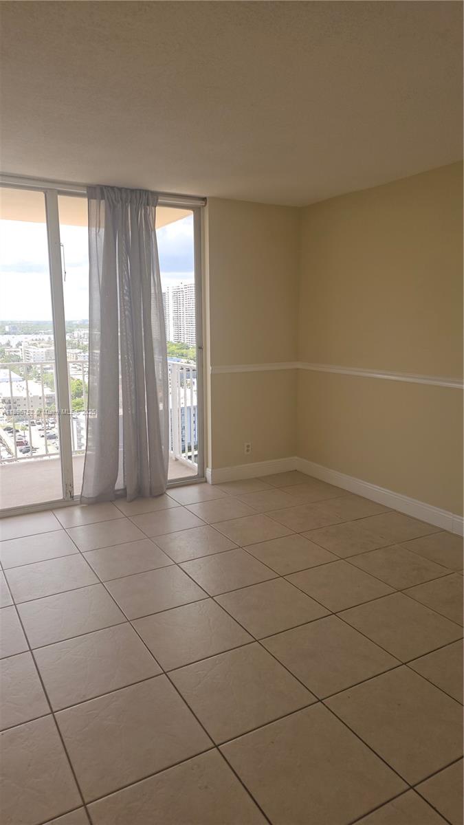 WINSTON TOWERS 700 CONDO - Residential Lease