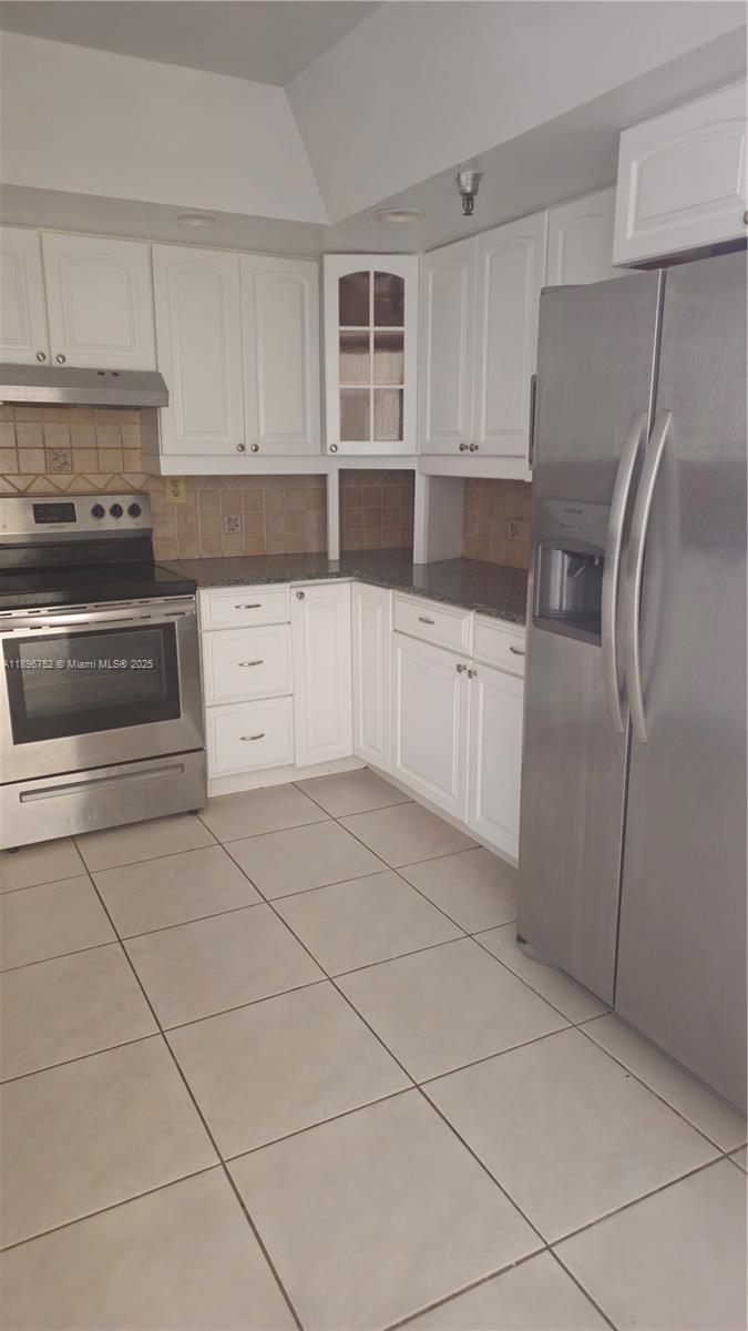 WINSTON TOWERS 700 CONDO - Residential Lease