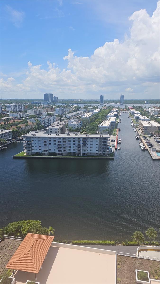 WINSTON TOWERS 700 CONDO - Residential Lease