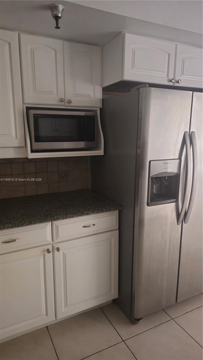 WINSTON TOWERS 700 CONDO - Residential Lease