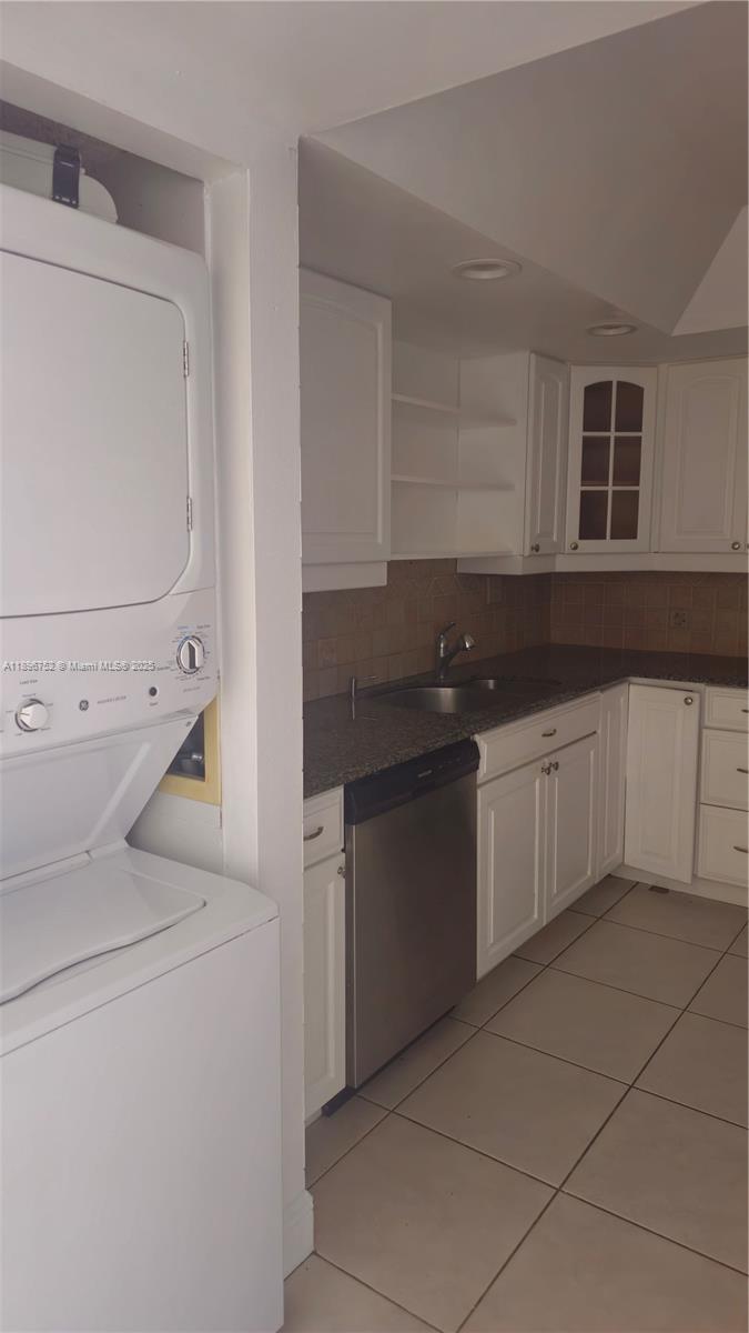 WINSTON TOWERS 700 CONDO - Residential Lease