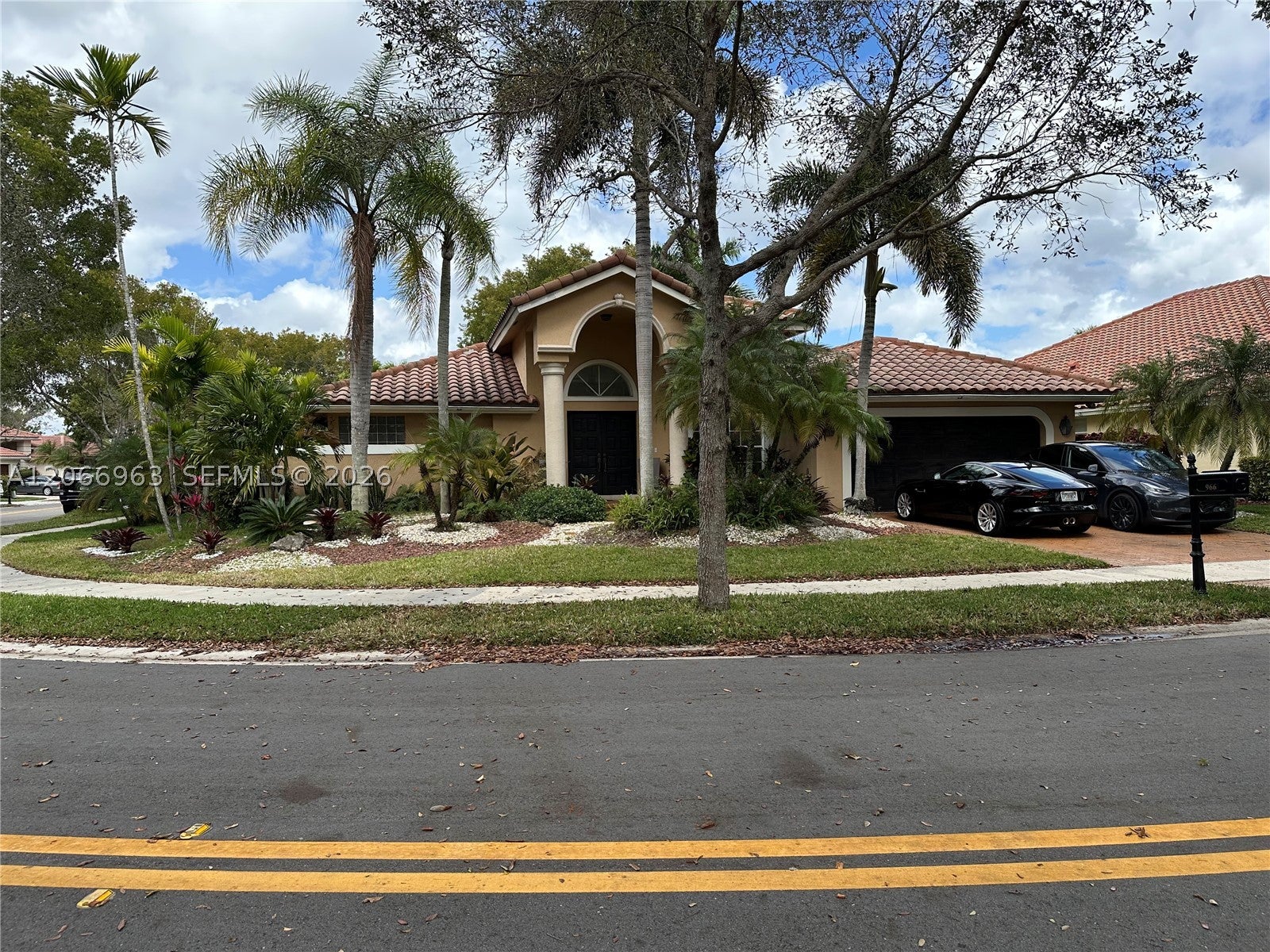 966 SPOONBILL CIR - Image 1