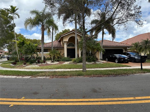 Photo of 966 Spoonbill Cir, Weston, FL 33326 (MLS # A12066963)