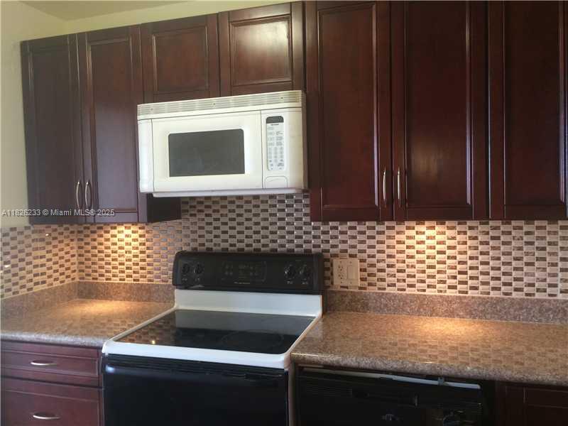 2025 NE 164th St 901