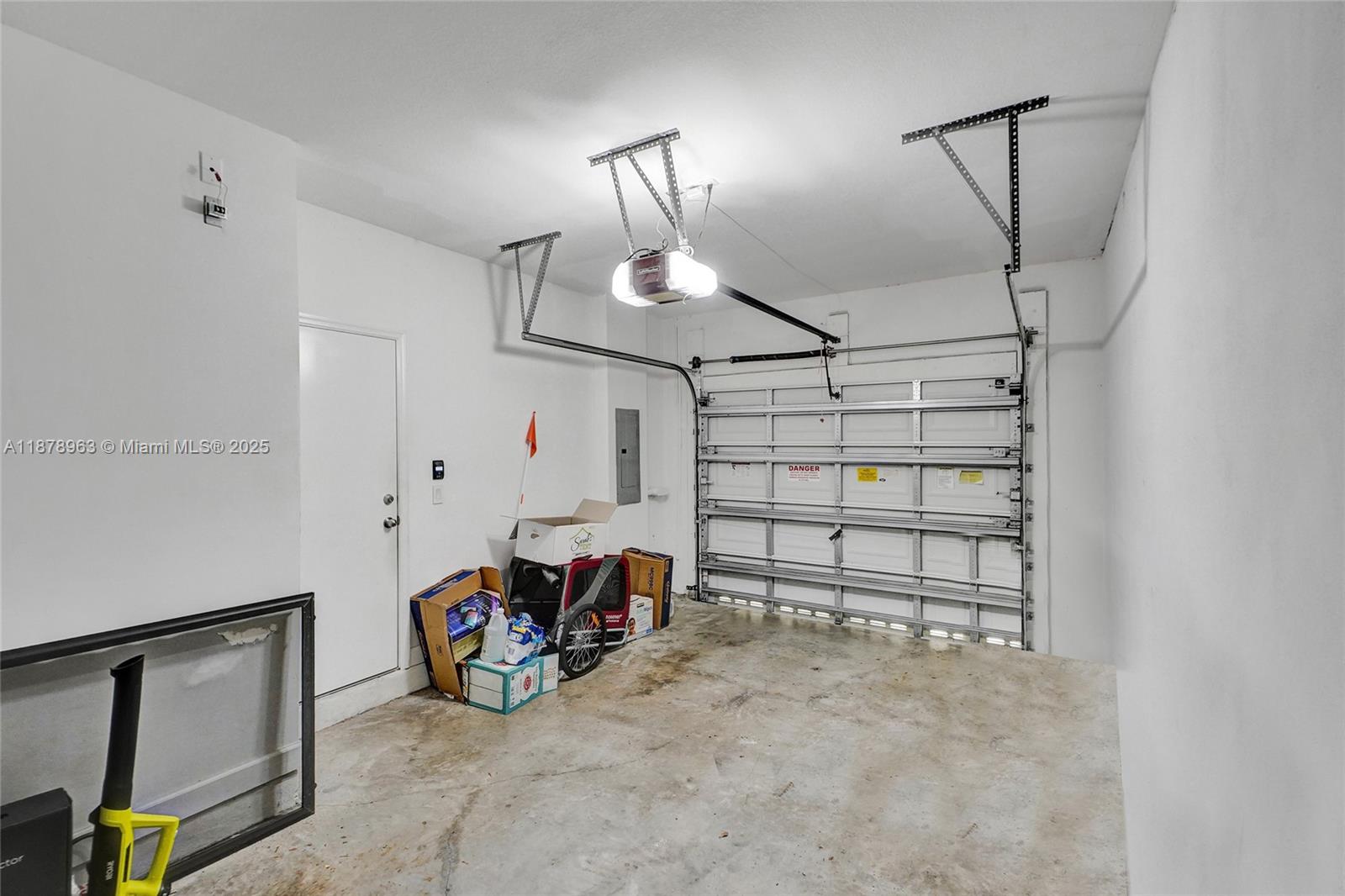 CHAMPION LAKES - Residential