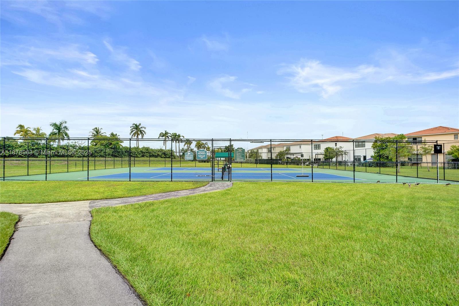 CHAMPION LAKES - Residential