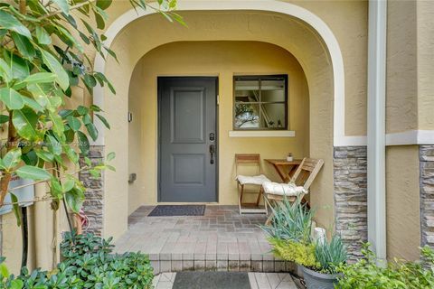 377 NE 194th Ter Miami FL 33179