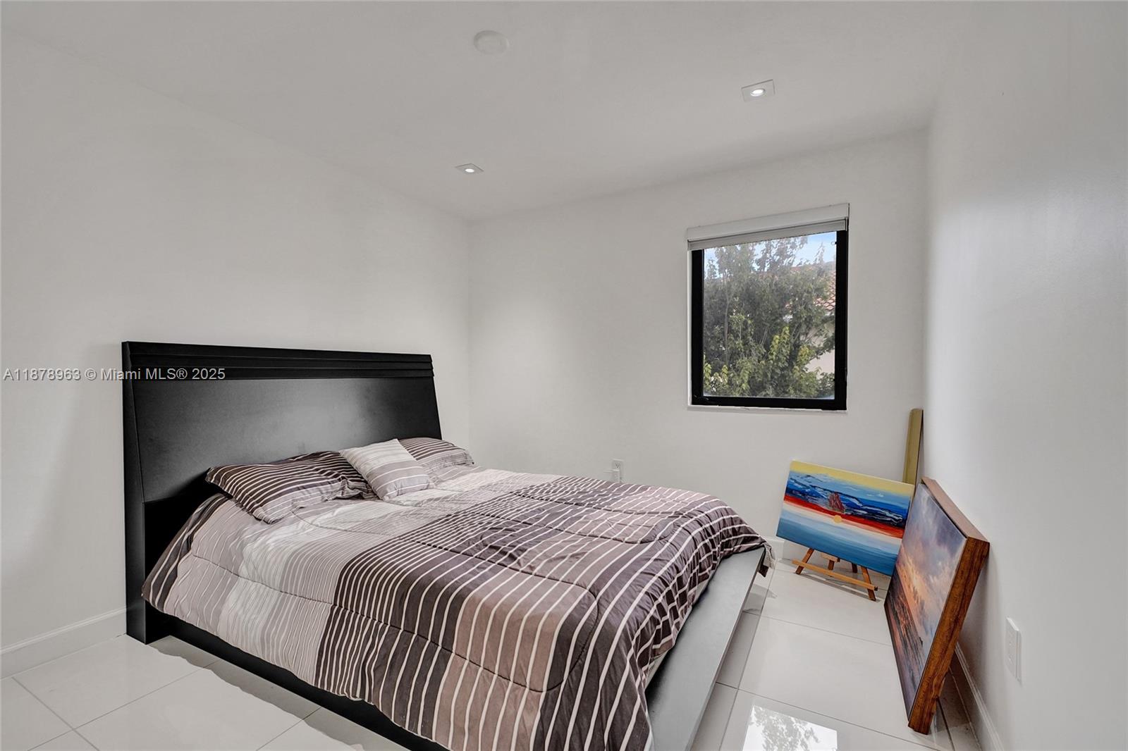 CHAMPION LAKES - Residential