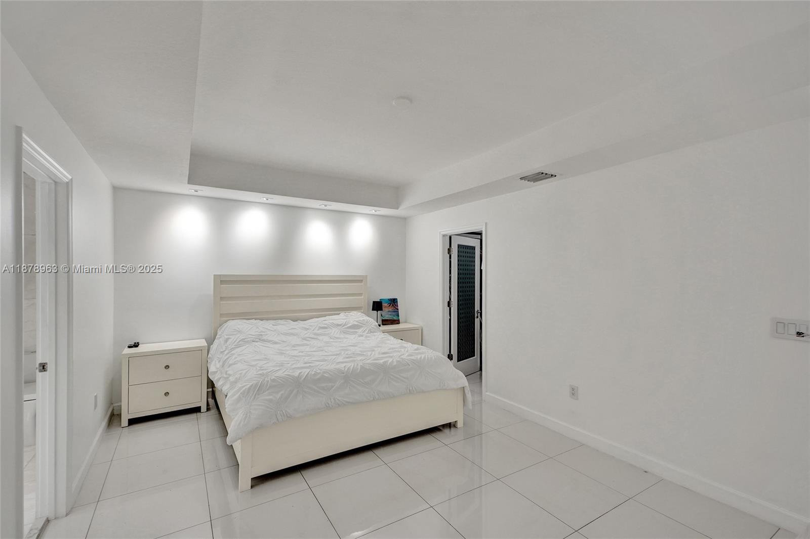 CHAMPION LAKES - Residential