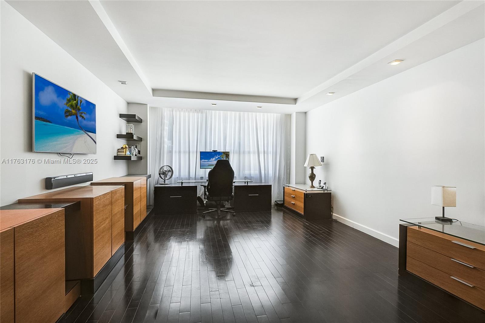 BALMORAL CONDO - Residential