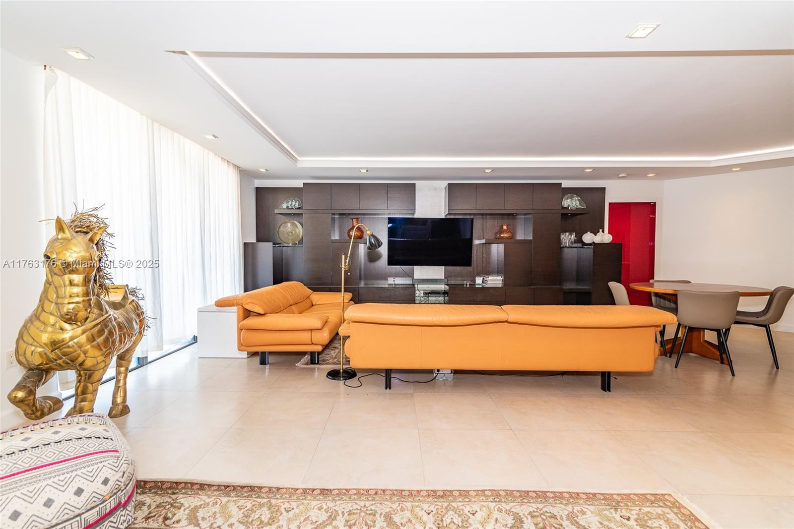 BALMORAL CONDO - Residential