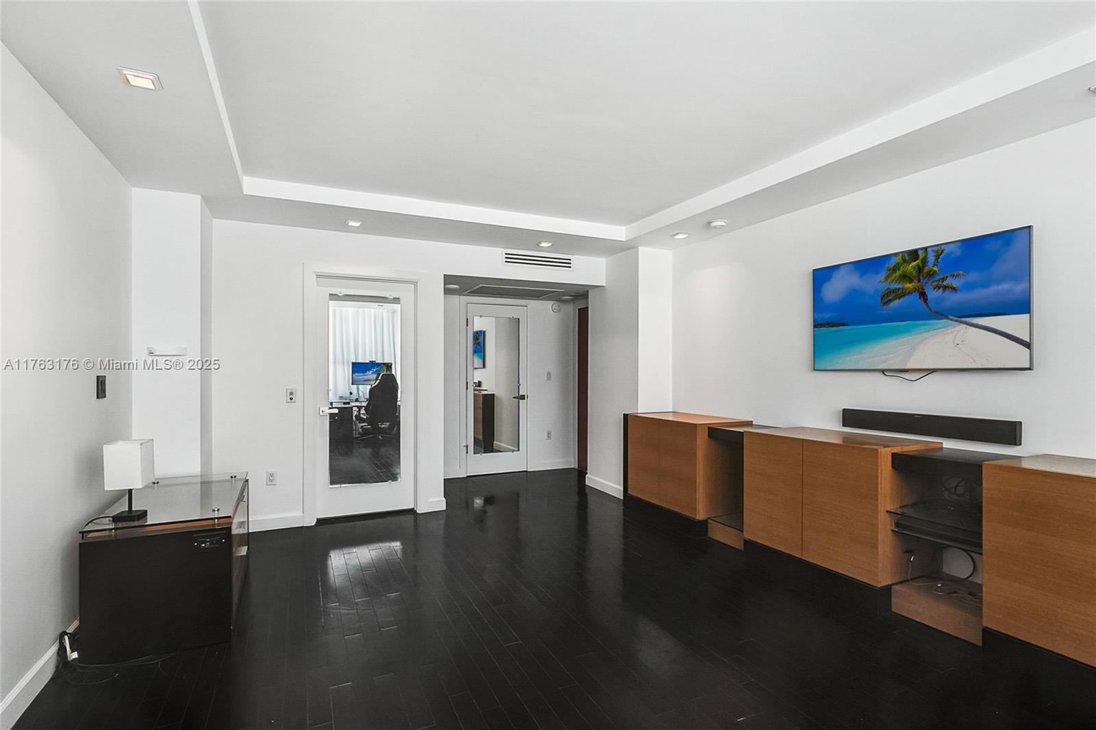 BALMORAL CONDO - Residential