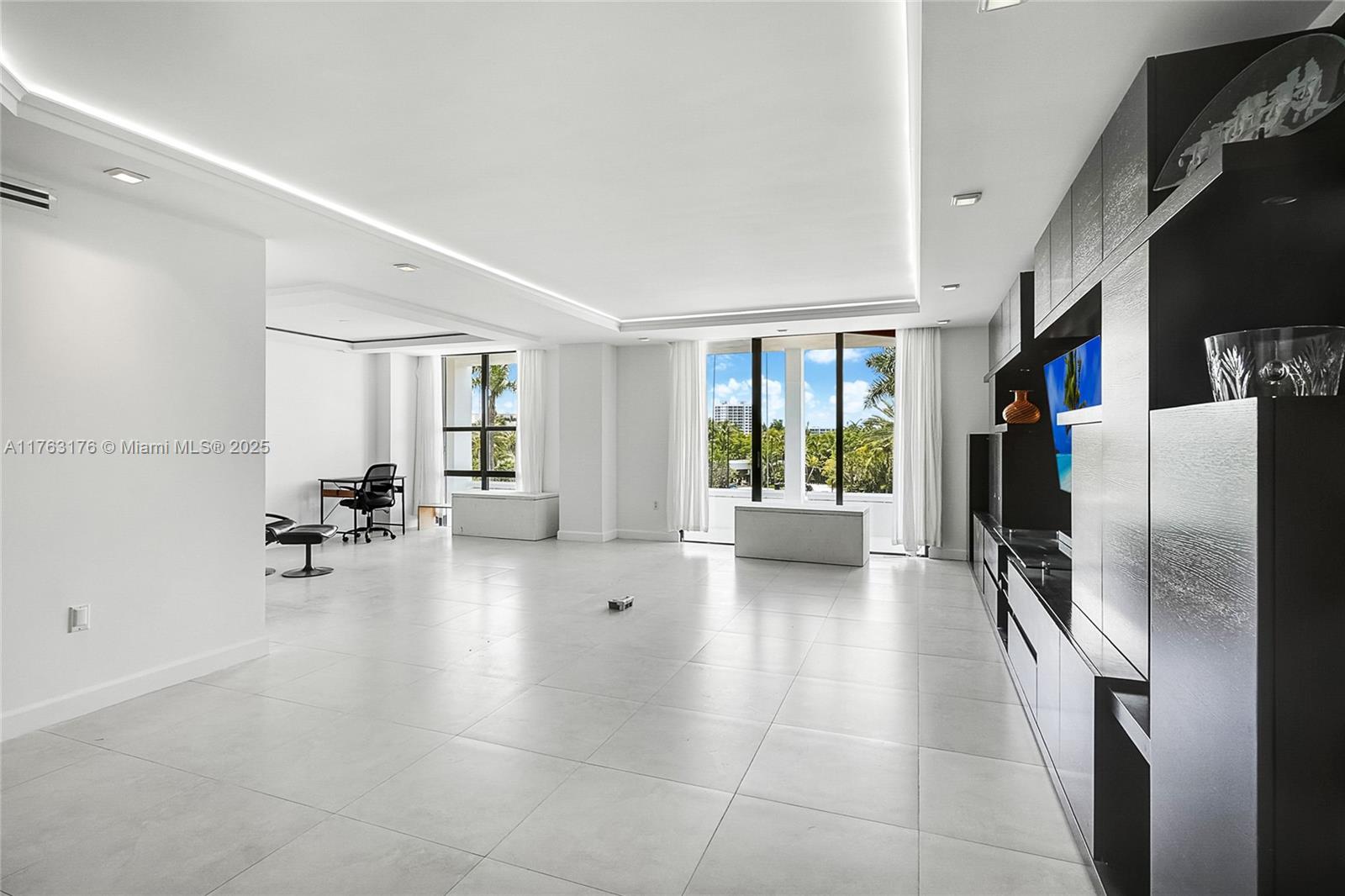 Price to perfection for a large & bright 2/2 unit at Balmoral in Bal Harbour, split floor plan, remodeled wih Laminated & Tile flooring; Great amenities, bellman, 3 tennis courts, 2 party rooms, bar, unit storage, pool with beach service daily, valet parking, 5 elevators, new restaurant coming soon, valet parking, bike storage, library.; Across the street from the Mall of Bal Harbour w/ great shops and Restaurants. Unbeatable location West Views including Bal Habor Shops Mall; Building is in the process of renovations in all common areas.