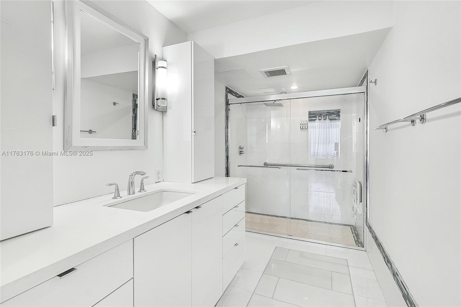 BALMORAL CONDO - Residential