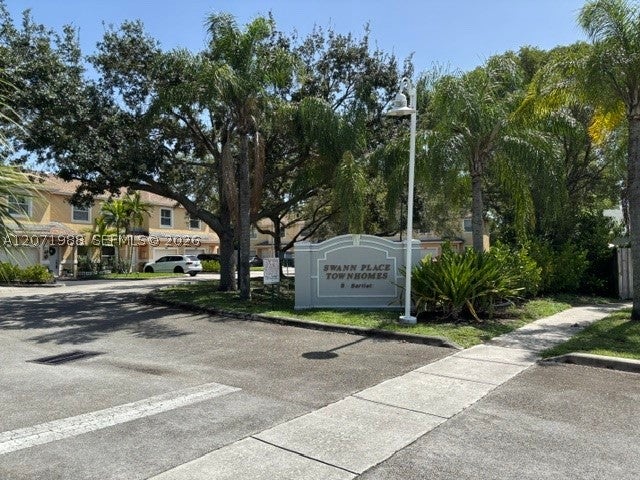 7469 Tam Oshanter Blvd, North Lauderdale FL 33068