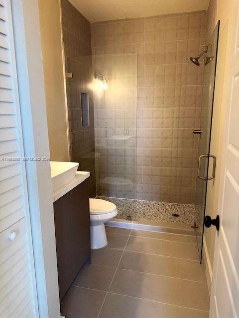 PORTOFINO BAY - Residential Lease