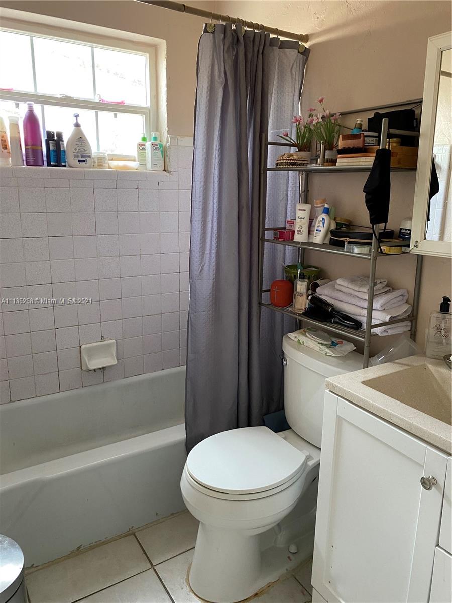 DRIFTWOOD PLAZA NO 3 - Residential