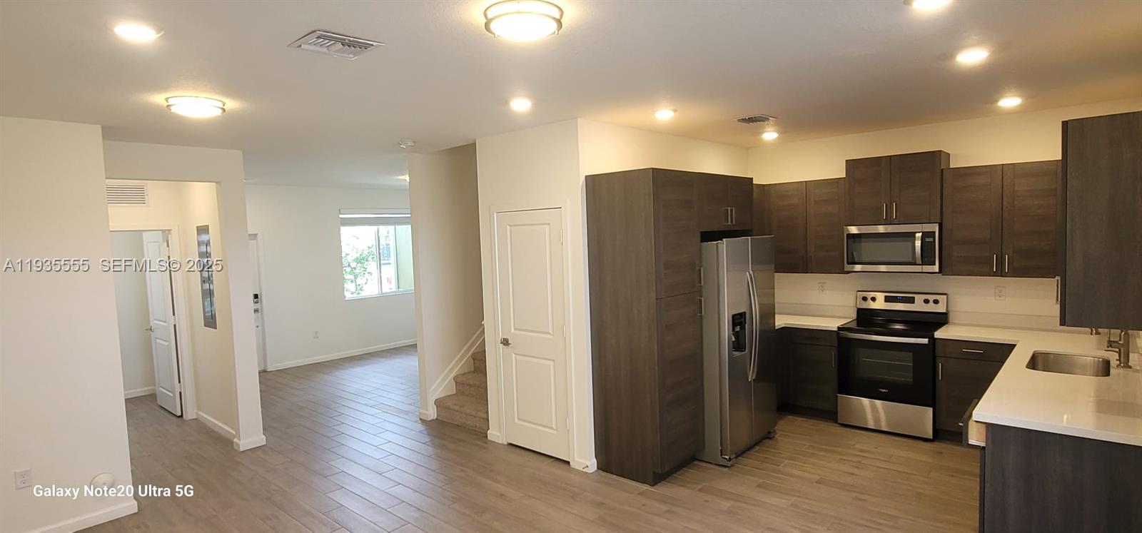 TOWNS AT SEASCAPE - Residential Lease