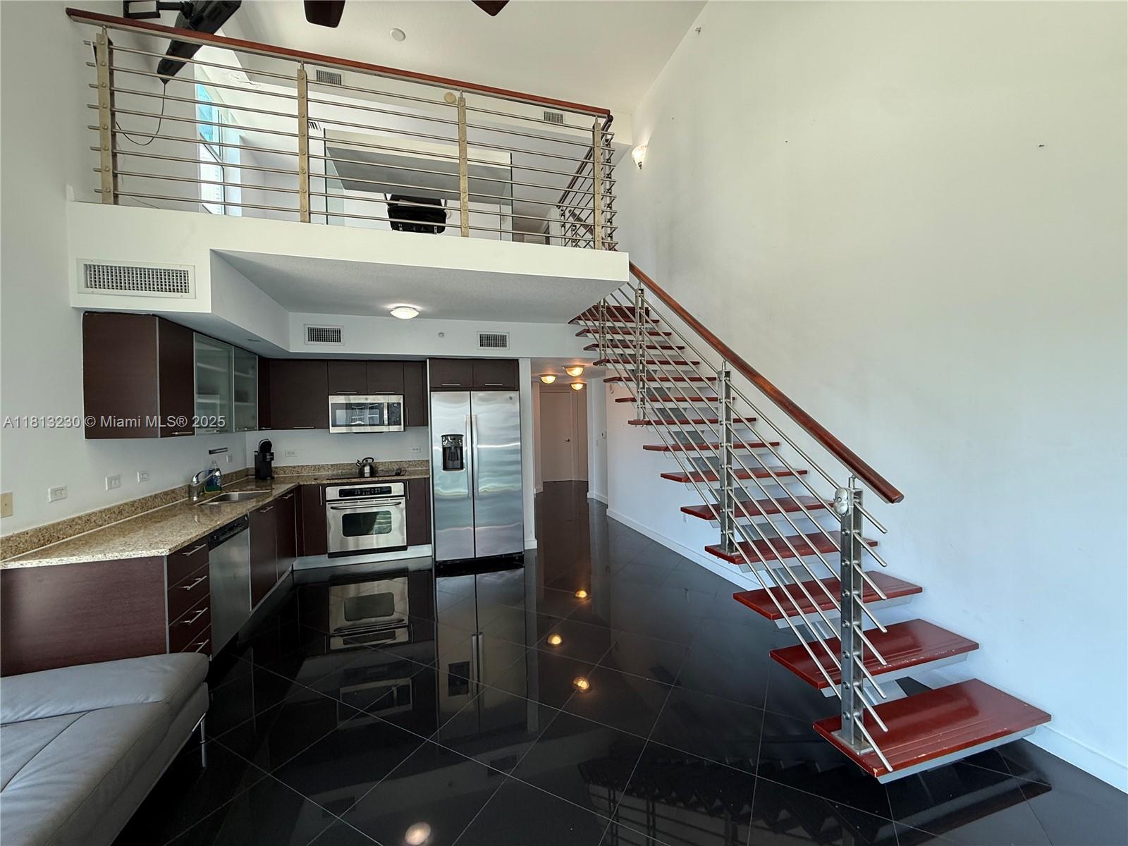 41 Se 5th St 1116, Miami, Broward County, Florida - 2 Bedrooms  
2 Bathrooms - 
