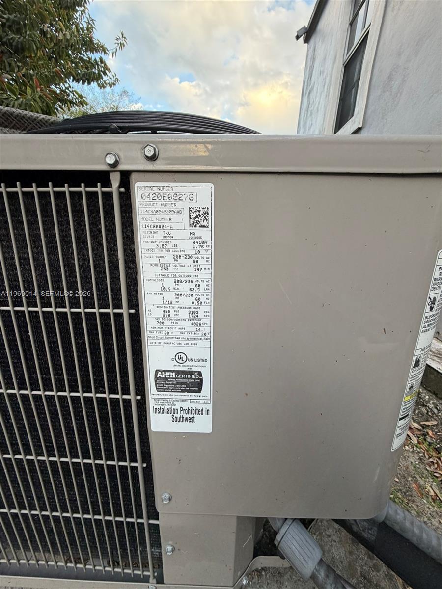 N MIAMI ESTATES - Residential