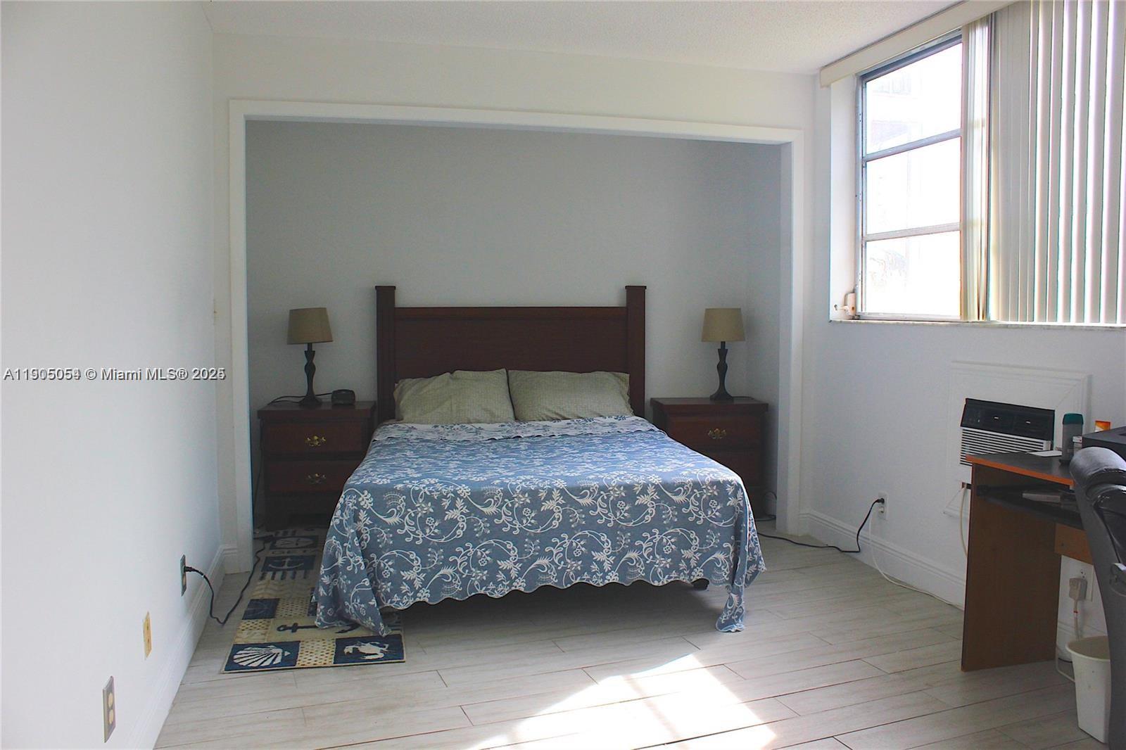 HOLLYBROOK GOLF AND - Residential