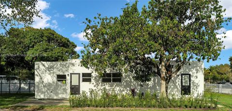 1046 Jann Ave Opa-Locka FL 33054