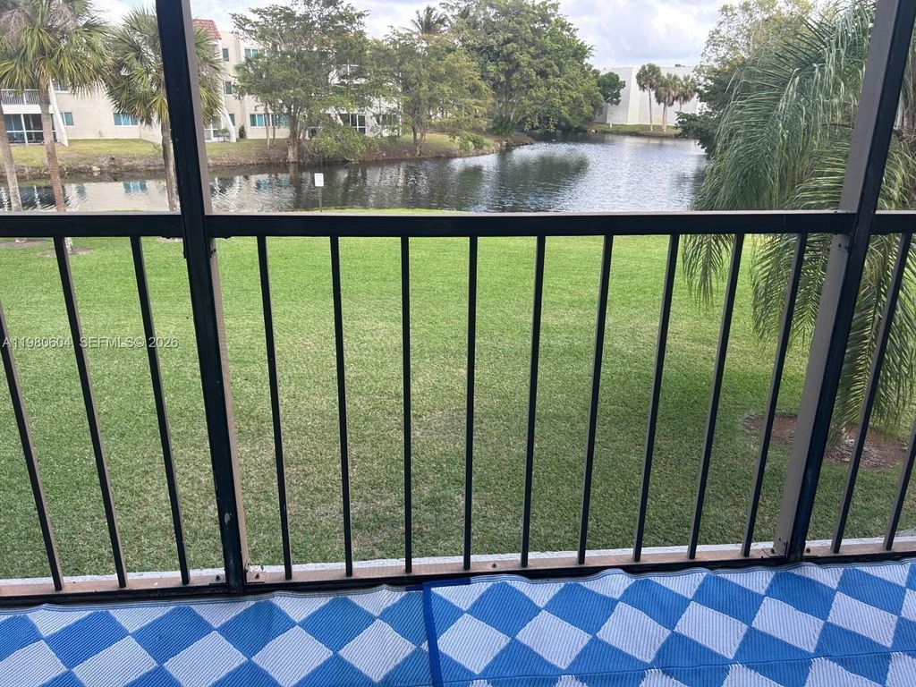 Photo of 230 Lakeview Dr #209, Weston, FL 33326 (MLS # A11980604)