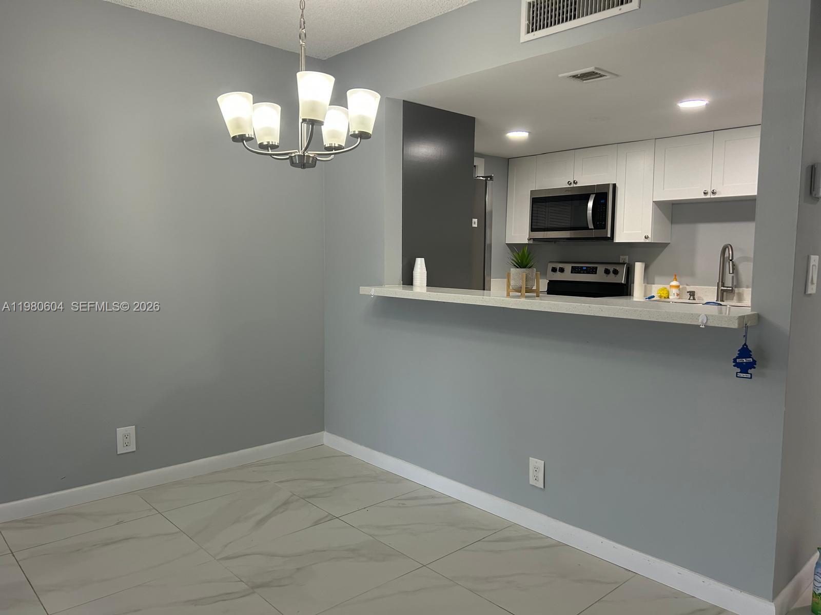 BUILDING NINE OF RACQUET - Residential