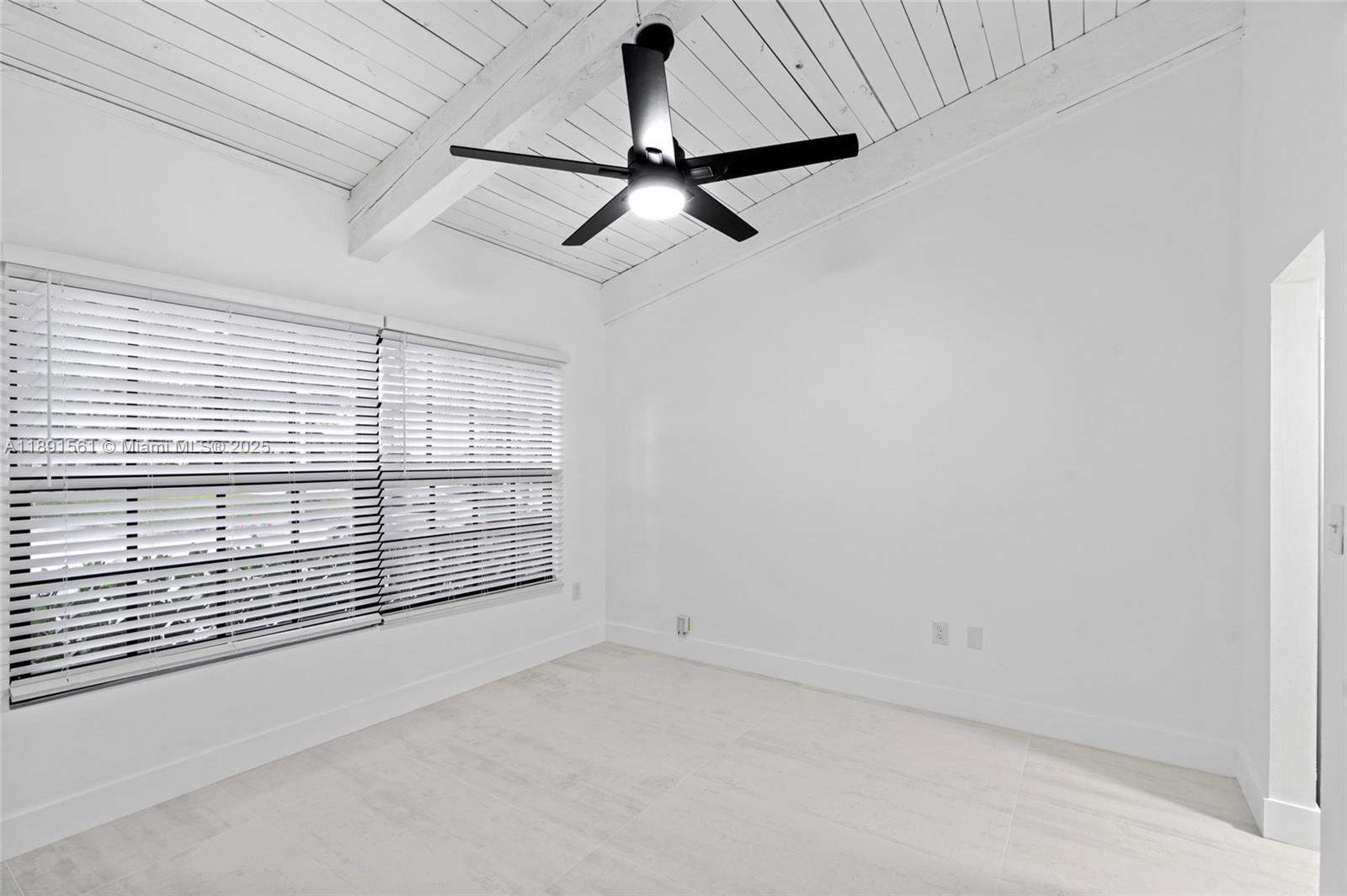 EVERGLADES SUGAR & LAND C - Residential Lease