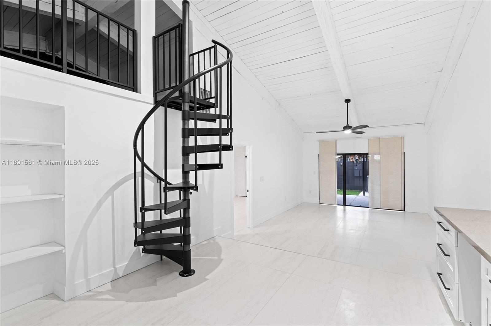 EVERGLADES SUGAR & LAND C - Residential Lease