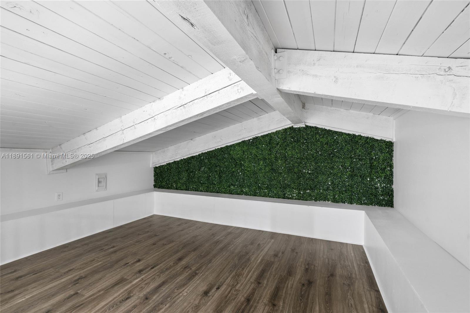 EVERGLADES SUGAR & LAND C - Residential Lease