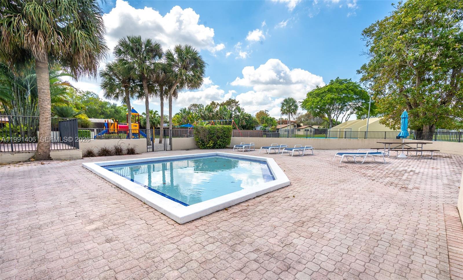 CROSSINGS SEC 4, THE - Residential