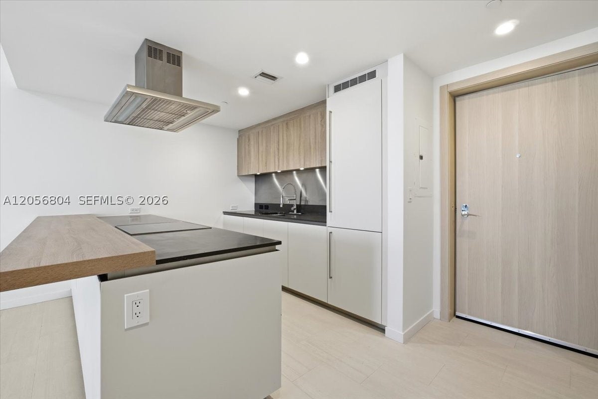 1000 Brickell Plz 3211