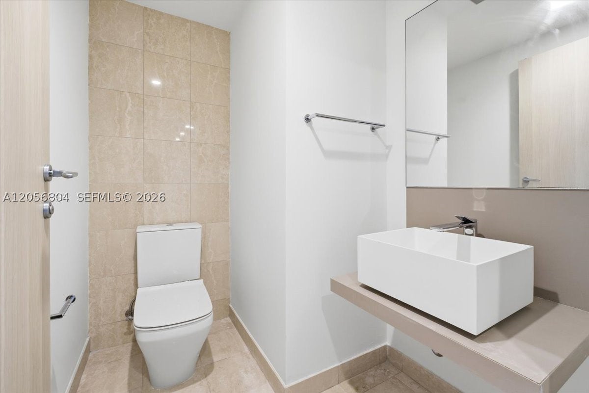 1000 Brickell Plz 3211