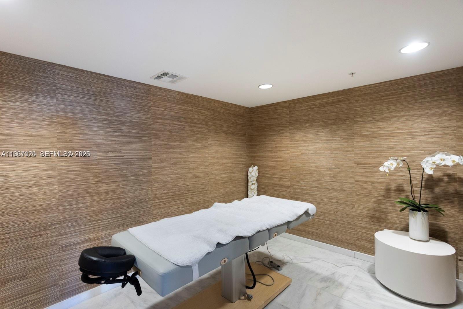 400 SUNNY ISLES CONDO WES - Residential