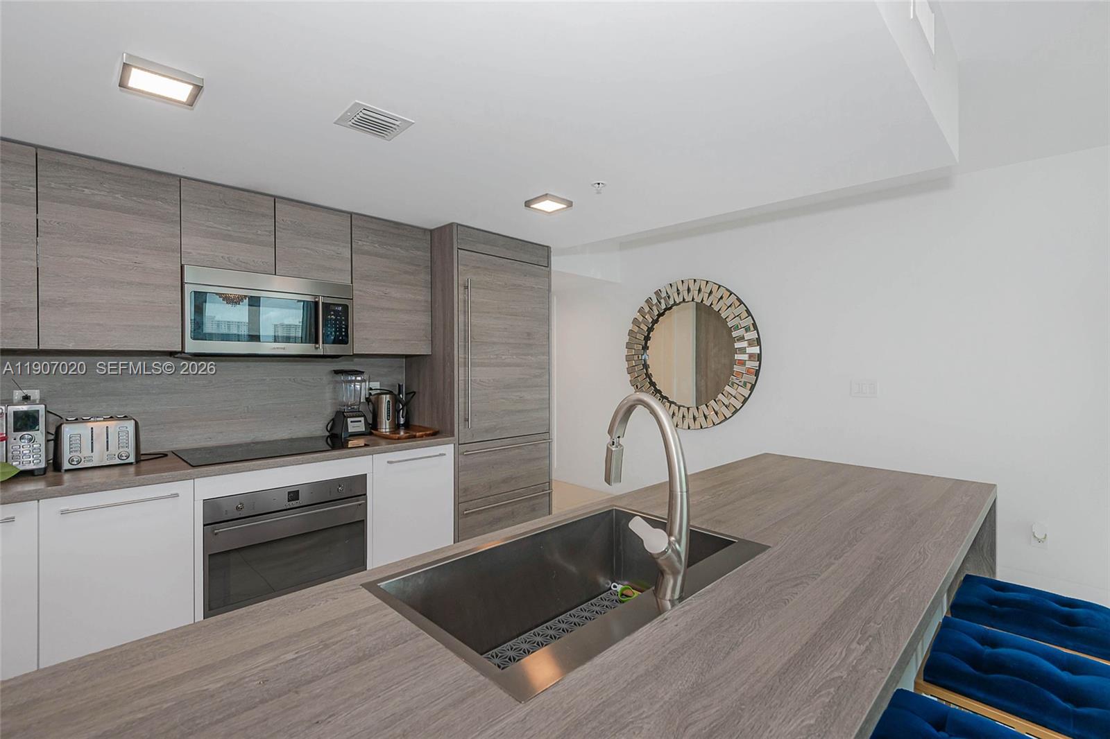 400 SUNNY ISLES CONDO WES - Residential