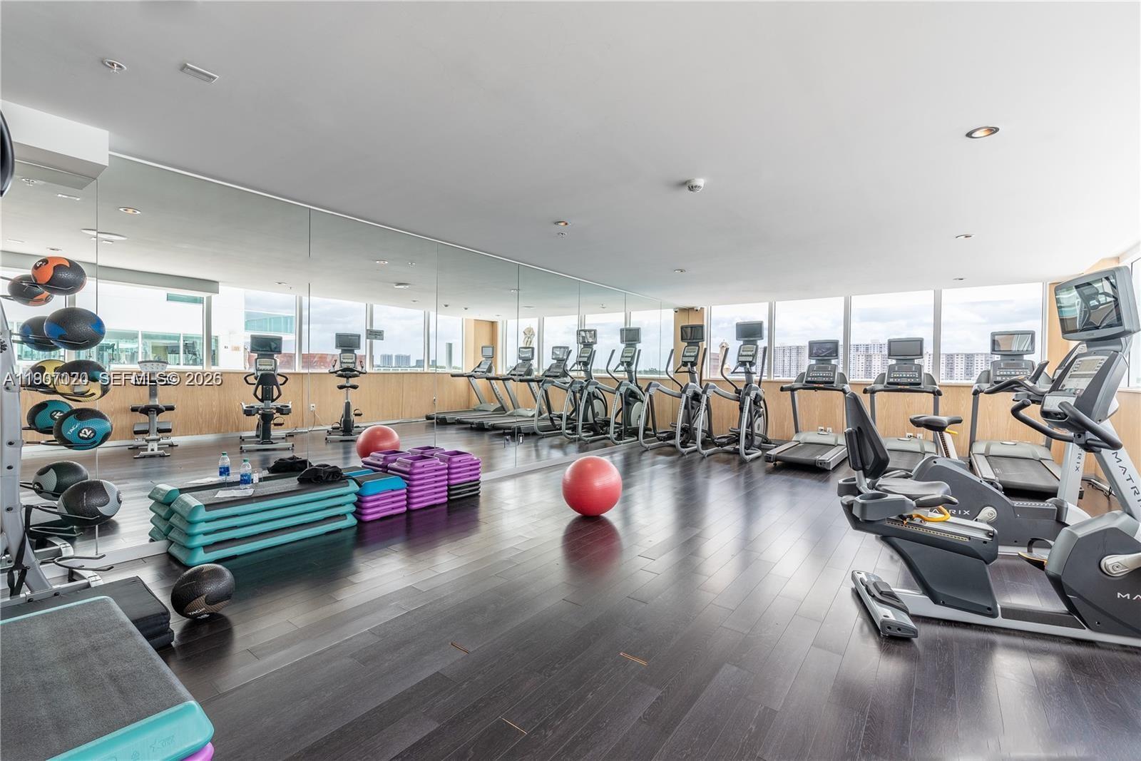 400 SUNNY ISLES CONDO WES - Residential