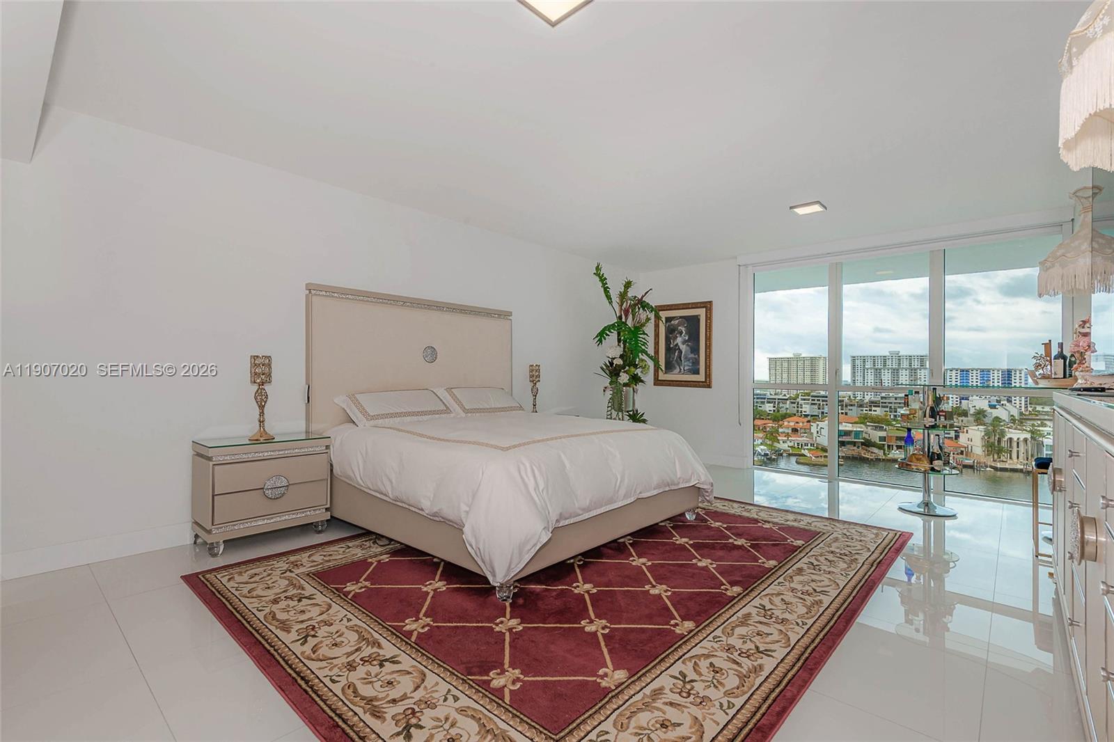 400 SUNNY ISLES CONDO WES - Residential
