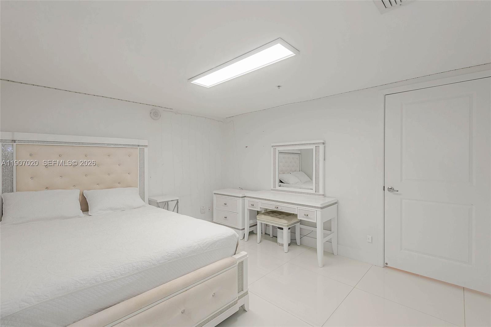 400 SUNNY ISLES CONDO WES - Residential