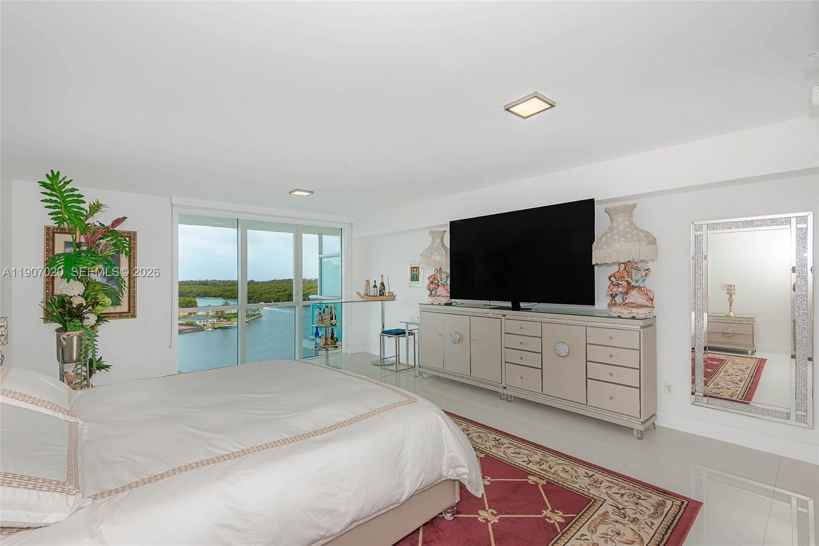 400 SUNNY ISLES CONDO WES - Residential