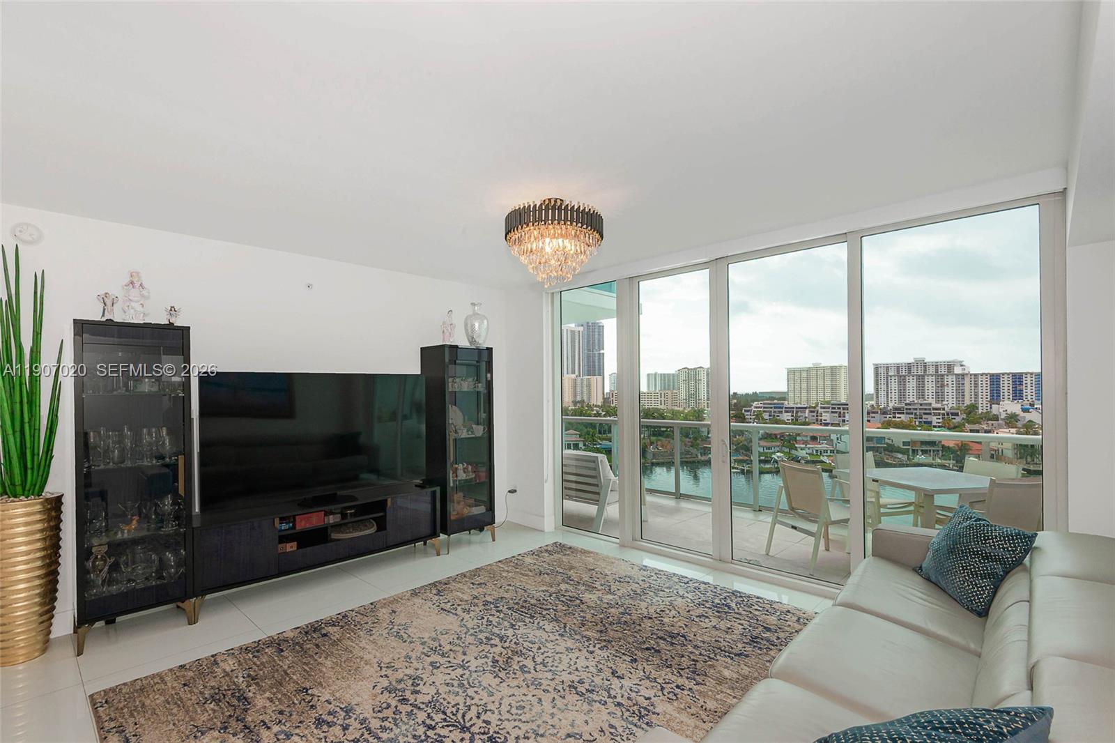 400 Sunny Isles Blvd 906