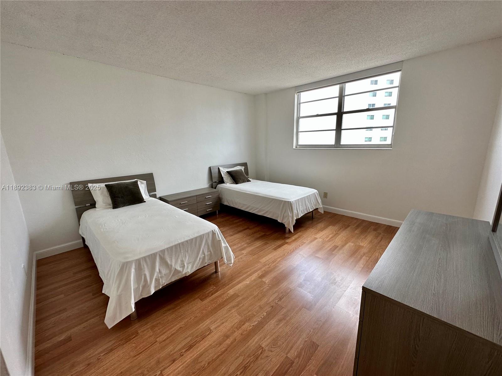 OCEANVIEW BUILDING A COND - Residential