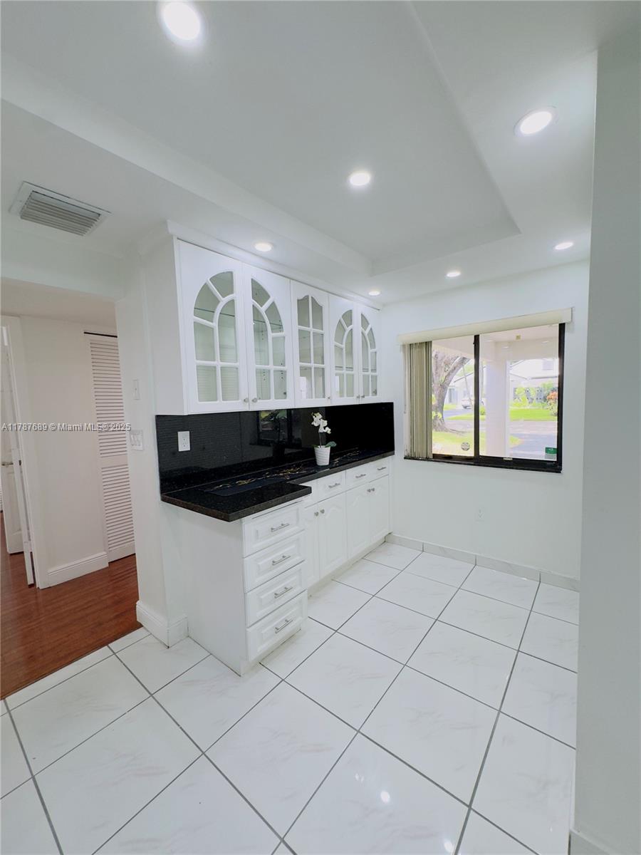 VILLAS AT BONAVENTURE IN - Residential