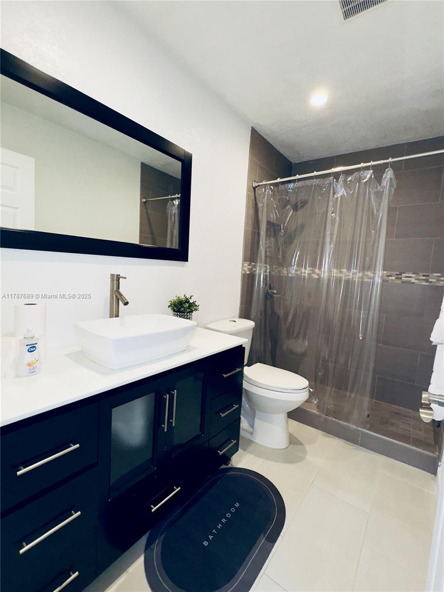 VILLAS AT BONAVENTURE IN - Residential