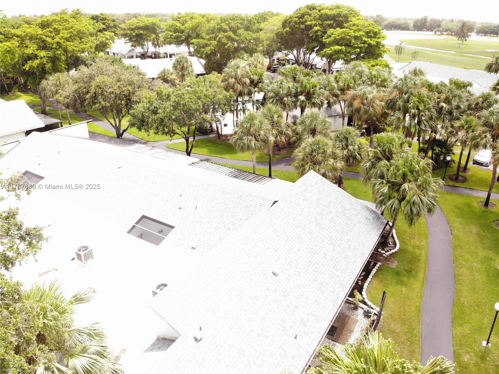 VILLAS AT BONAVENTURE IN - Residential