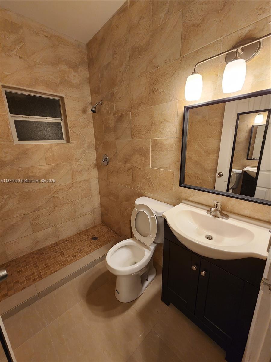 HOLLYWOOD BEACH GARDENS P - Residential Lease