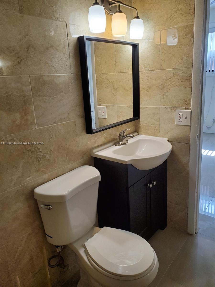 HOLLYWOOD BEACH GARDENS P - Residential Lease