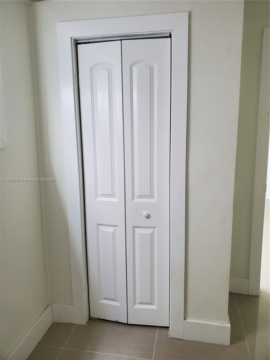 HOLLYWOOD BEACH GARDENS P - Residential Lease