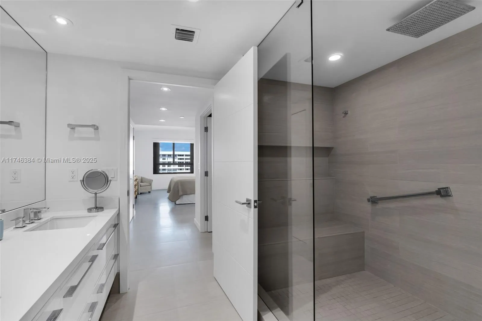 Key Biscayne, Florida 33149, United States, 2 Bedrooms Bedrooms, ,2 BathroomsBathrooms,Residential,Active,3476